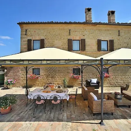 Sleeps 12 With Pool And Wifi San Ginesio